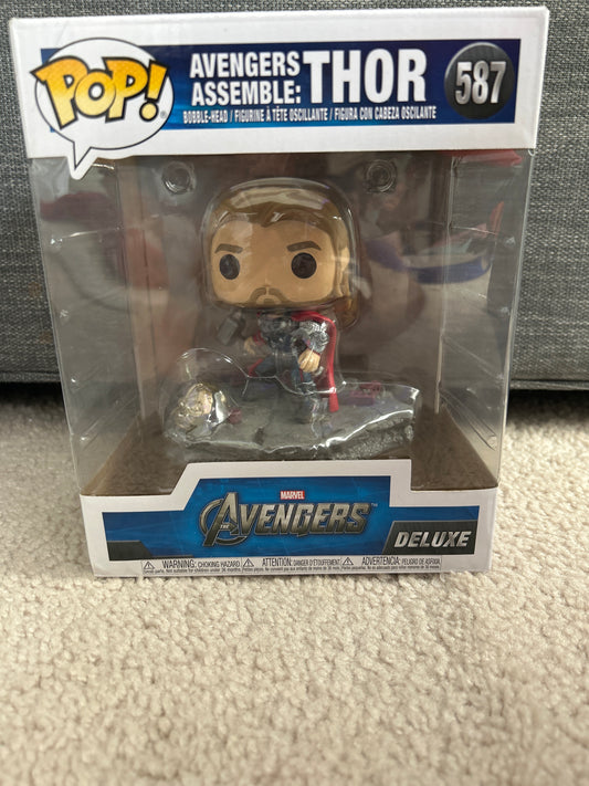 Avengers Assemble: thor deluxe funko pop